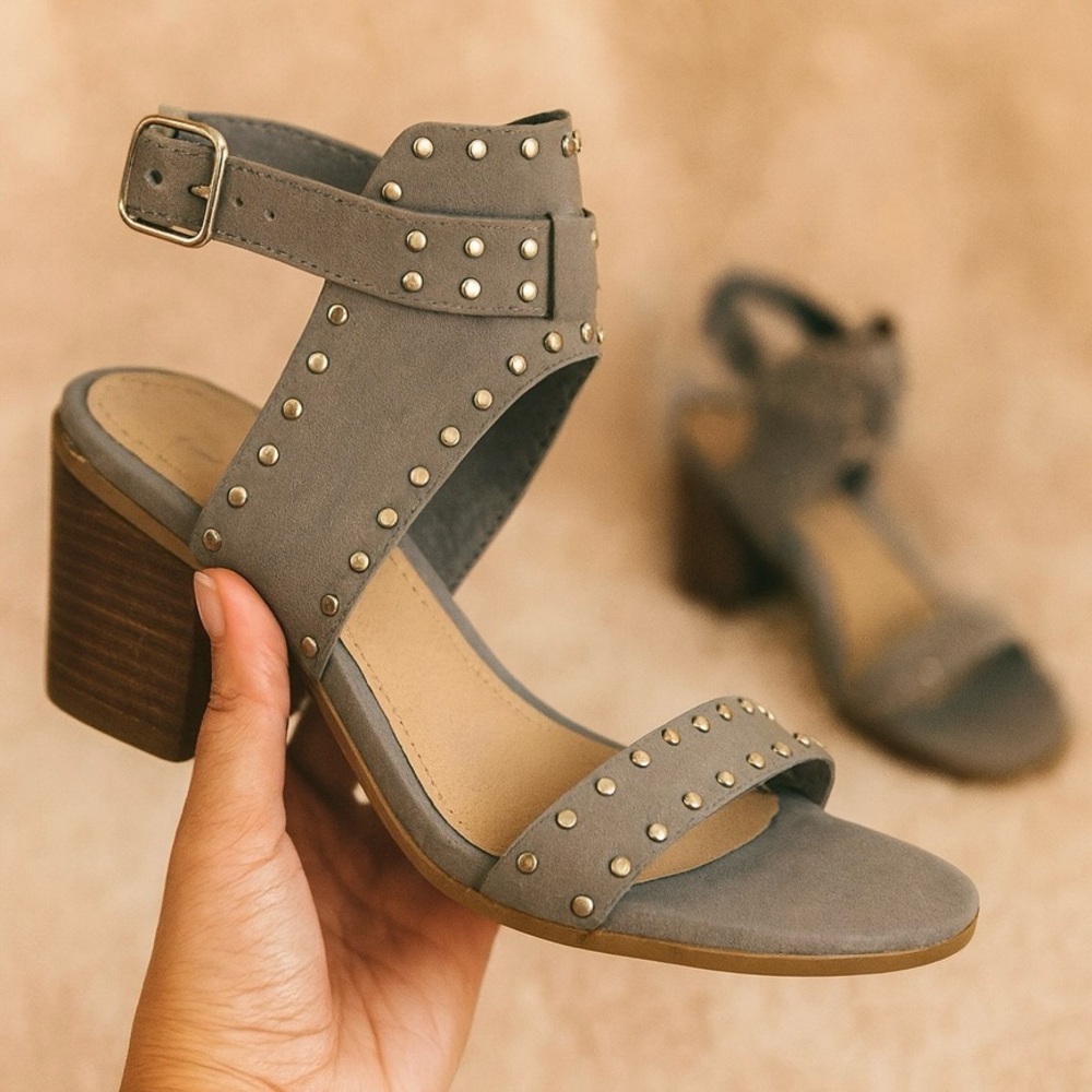 Steve Madden Gila Gray Studded Block Heel Sandals | Size 8.5